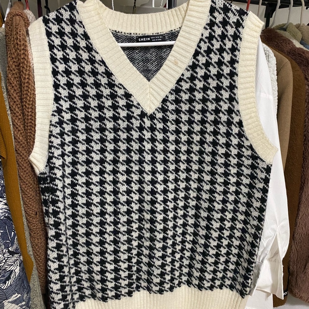 SHEIN houndstooth top